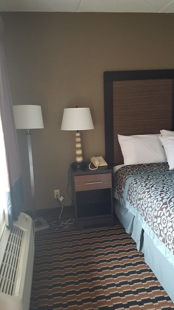 Econo Lodge Forest City Luaran gambar